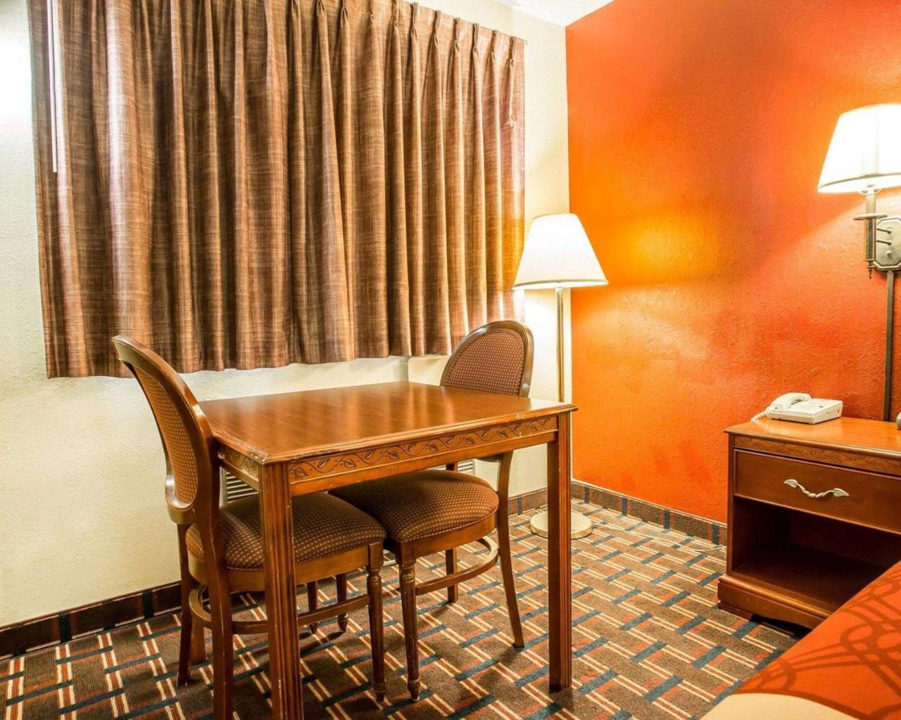 Rodeway Inn Montpelier Exteriör bild